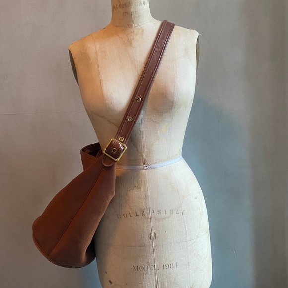 Vintage Coach 9085 Duffle Bucket Bag in British Tan Leather XL, Made in USA - Picture 3 of 16